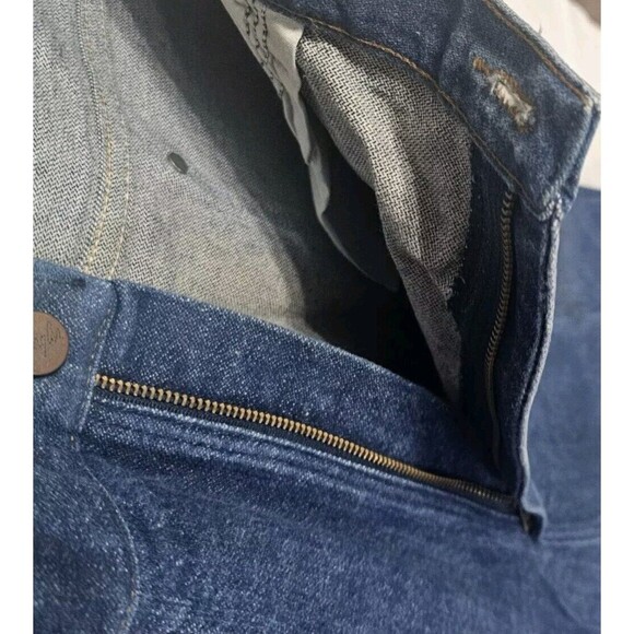 Wrangler Jeans Men 42x32 Blue Denim Dark Wash 13MWZ Cowboy Cut Orginal Fit - Picture 6 of 16